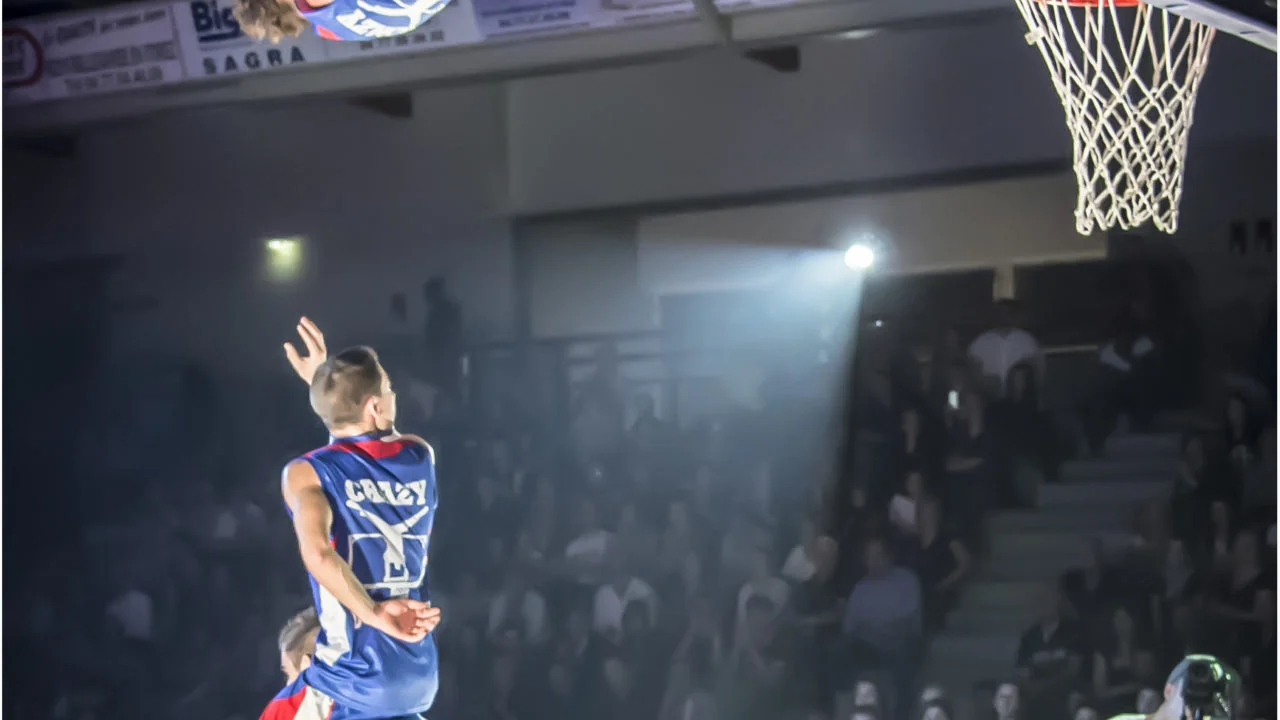 Spectacle des Crazy Dunkers lors d